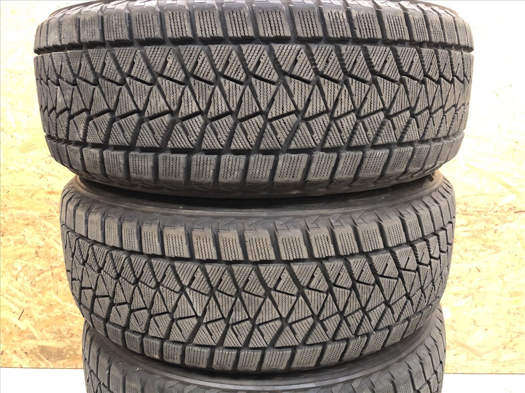 235/60/18 téli gumi Bridgestone jó állapot 235 60 18 3. kép