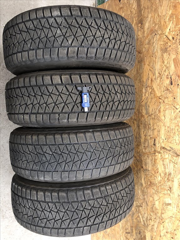 235/60/18 téli gumi Bridgestone jó állapot 235 60 18 5. kép