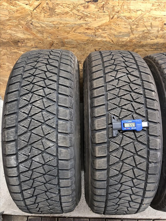 235/60/18 téli gumi Bridgestone jó állapot 235 60 18 6. kép