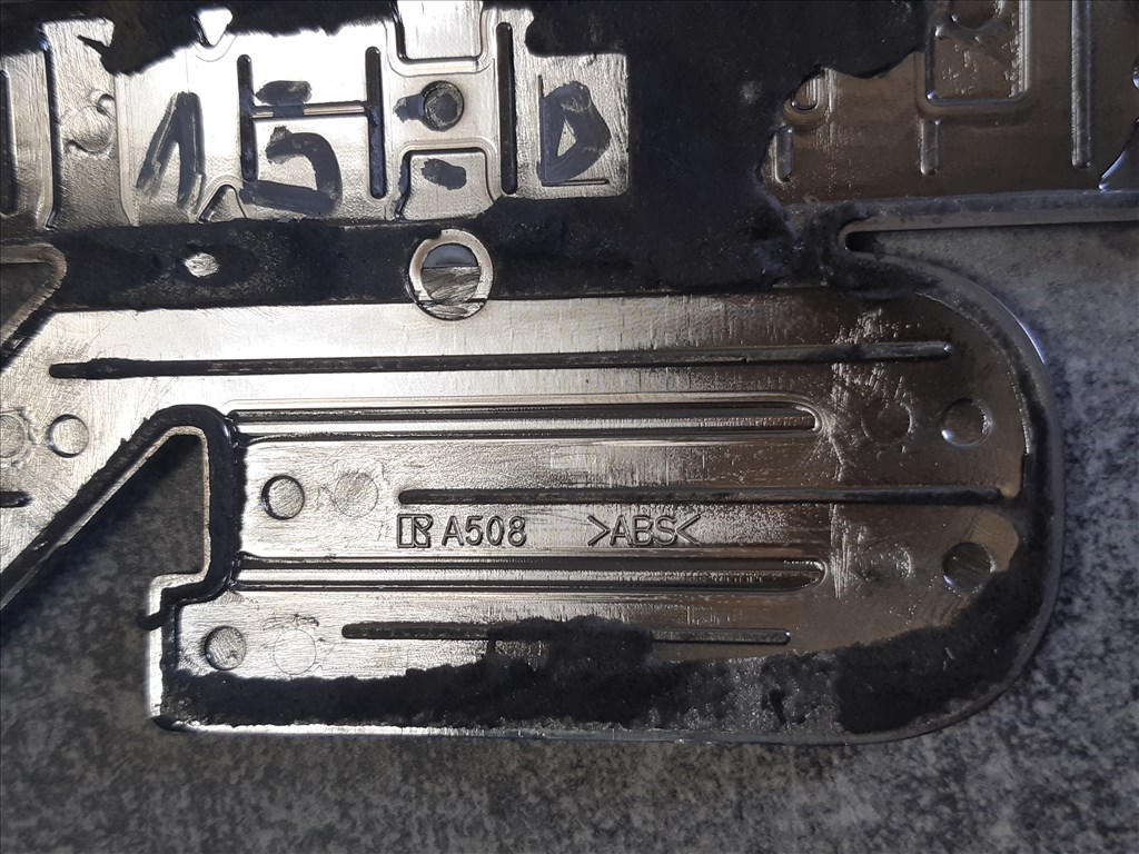 Mitsubishi Outlander IV. PHEV Plugin Hybrid" felirat  7415a456 4. kép