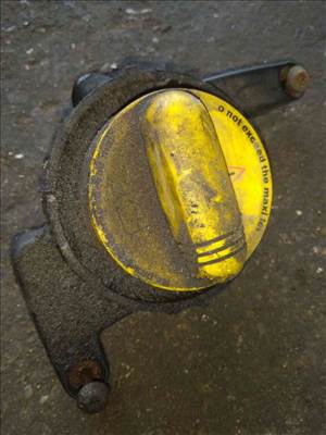 Renault Trafic Olaj Betöltő Közbetét