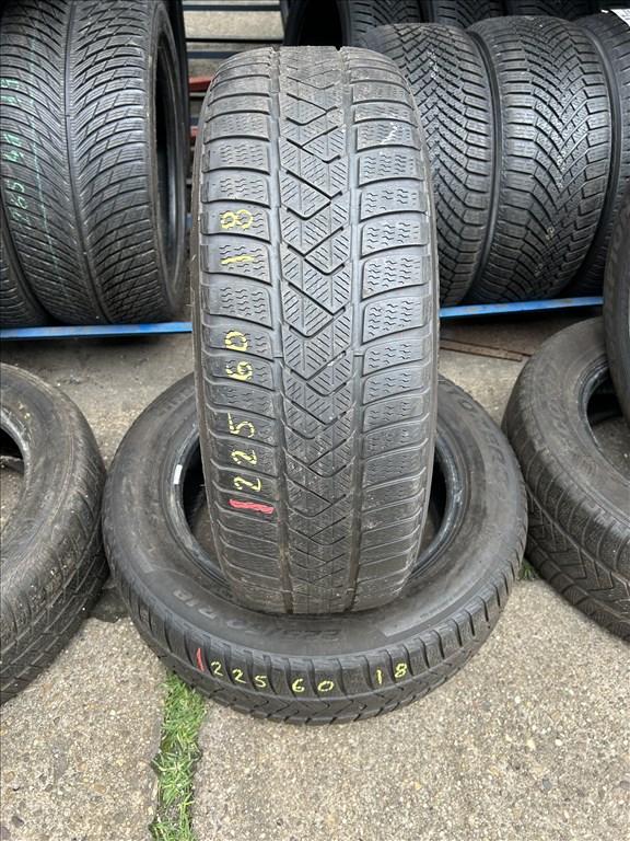 2db 225/60×18″ Pirelli téli gumiabroncs. (3752445) 1. kép