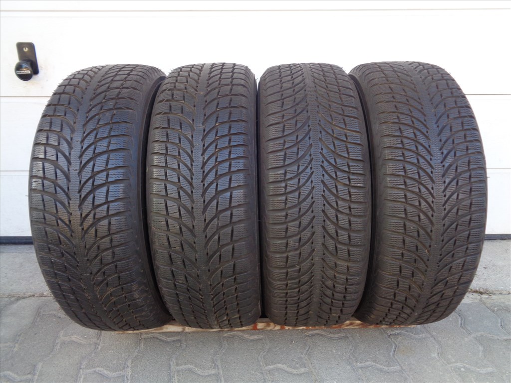 Michelin 215/70R6 téli gumi garnitúra jó állapotban eladó. 1. kép