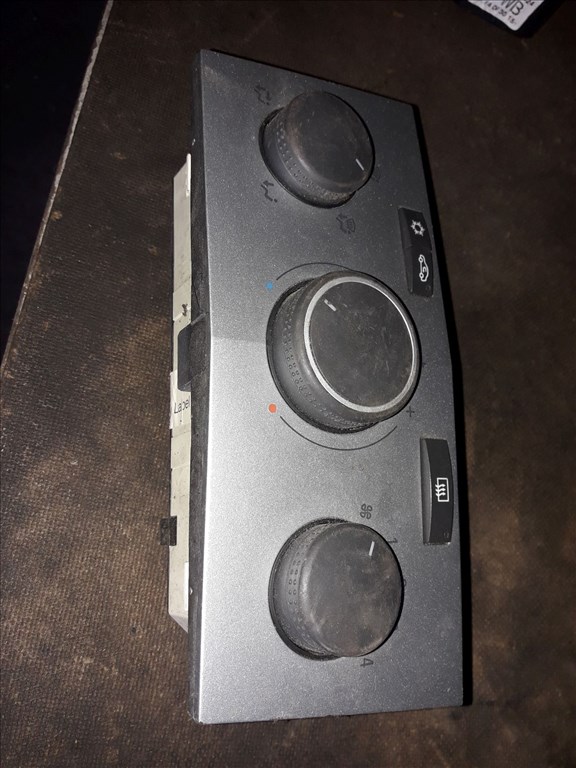 Opel Astra H Fûtéskapcsoló 13201299 1. kép