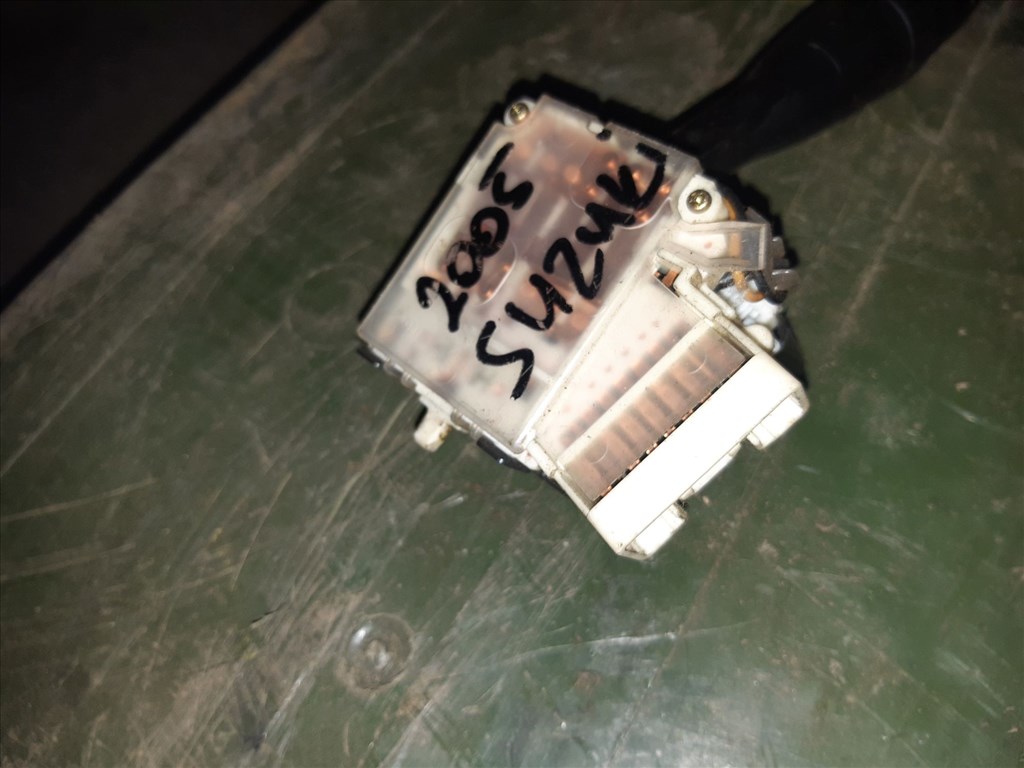 Suzuki Swift III 04-10 Index Kapcsoló 173744 2. kép