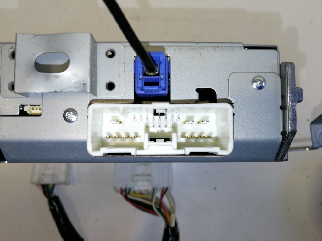 Mazda 3 (BM) erõsítõ BRB966DRX 4. kép