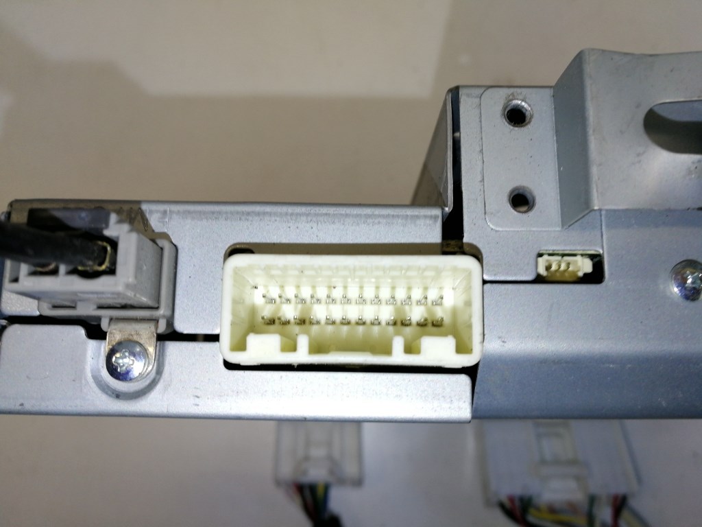 Mazda 3 (BM) erõsítõ BRB966DRX 5. kép