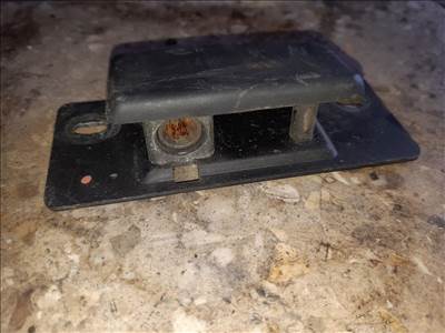 Renault Trafic Jobb Csomagtérajtó Felső Zár Ütköző