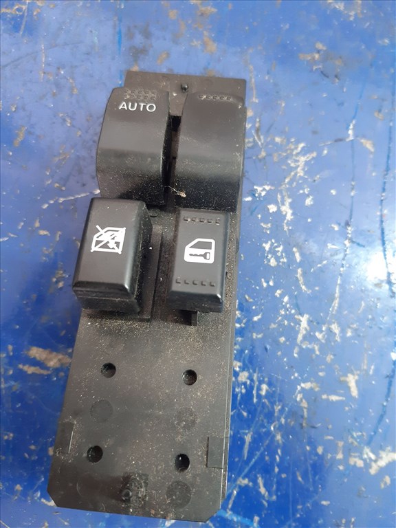 Suzuki Swift III 04-10 Bal Elsõ Ablakemelõ  Központizár Kapcsoló 62J10 0097T 1. kép