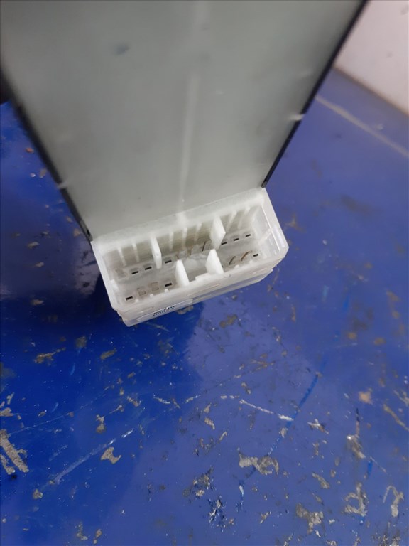 Suzuki Swift III 04-10 Bal Elsõ Ablakemelõ  Központizár Kapcsoló 62J10 0097T 3. kép