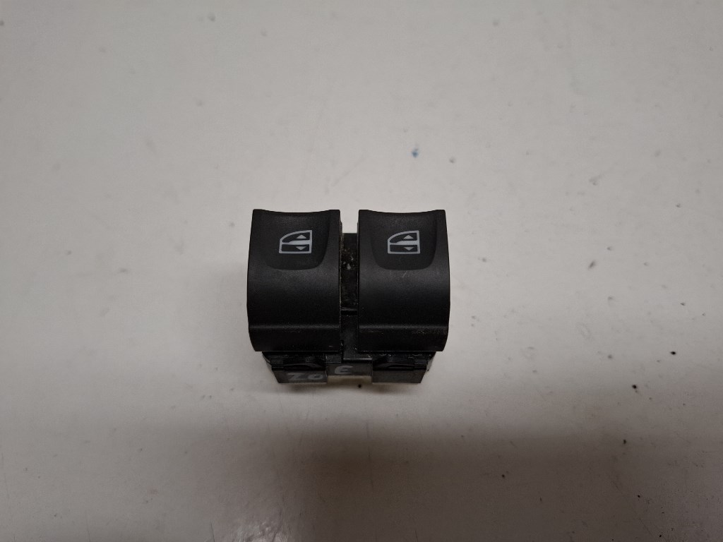 Renault Zoe bal elsõ ablakemelõ kapcsoló 254118722R 1. kép