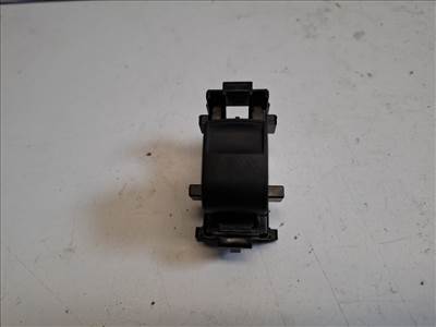 Toyota Yaris (XP130) bal hátsó ablakemelő kapcsoló