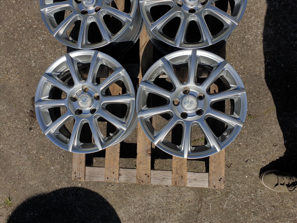 17" 5x114,3 Mazda 2. kép