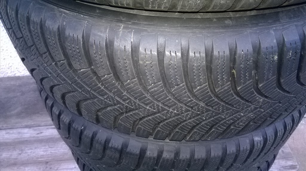 Eladó 4db 15-ös 5x114.3 Kia,Hyunda,Mazda,stb lemezfelni 195/65R15 Hankook téli gumival 3. kép