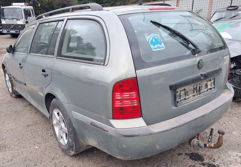 2002 Skoda Octavia I kombi 1.6 benzin, AKL , manuális - balkormányos jármű ÉRKEZETT bontási céllal!  2. kép