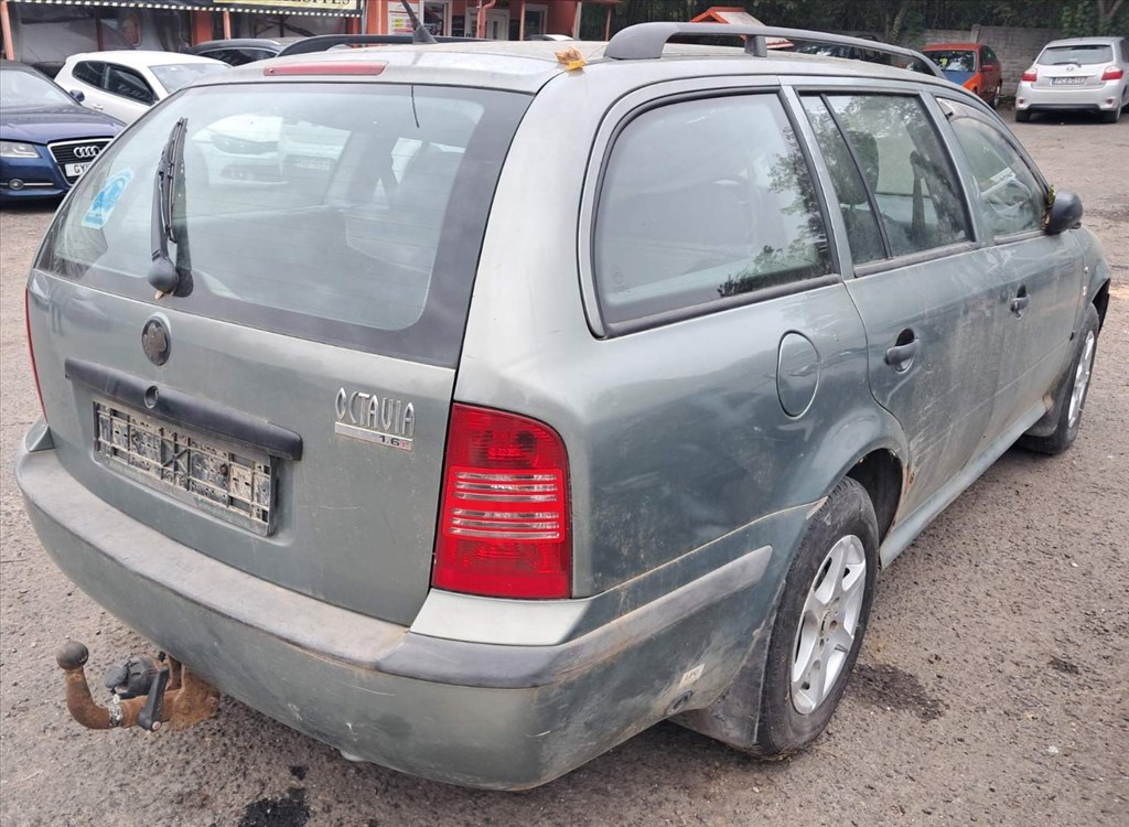 2002 Skoda Octavia I kombi 1.6 benzin, AKL , manuális - balkormányos jármű ÉRKEZETT bontási céllal!  3. kép
