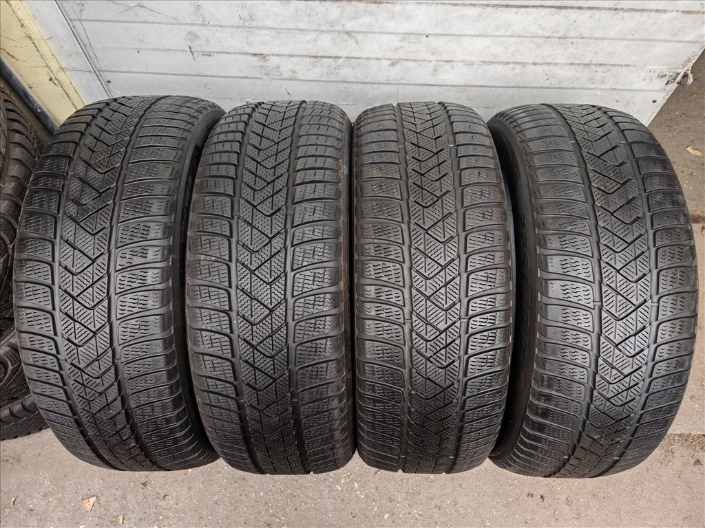  225/5518" újszerű Pirelli téli gumi gumi 2. kép