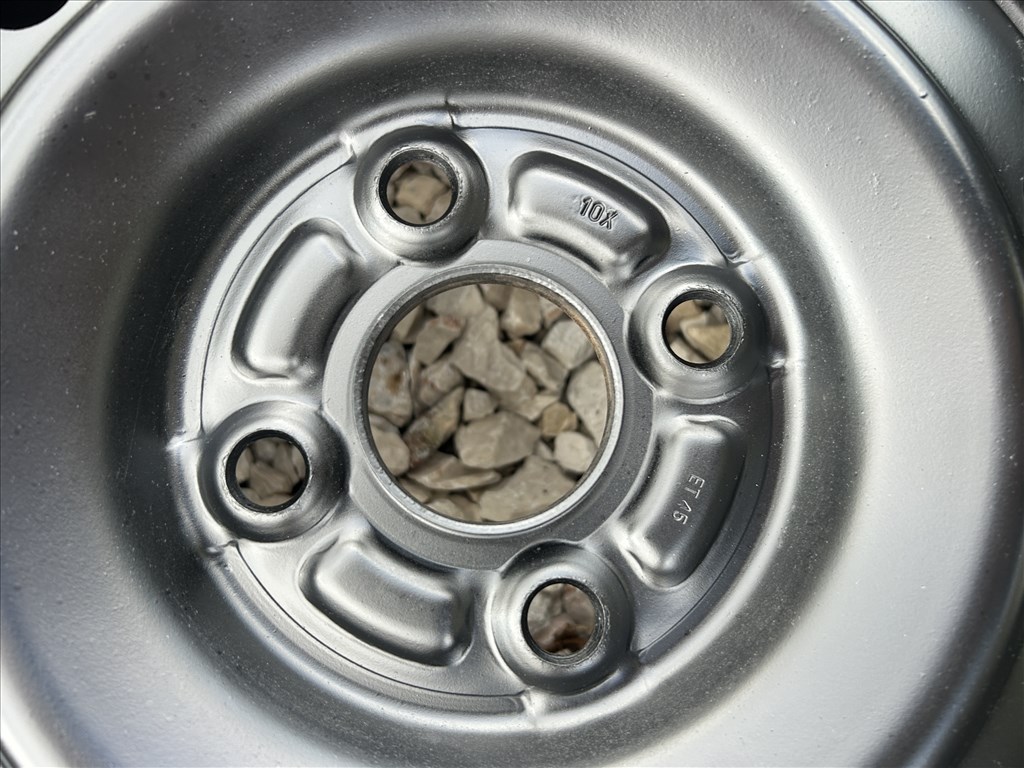 Suzuki Swift 2005-2010 évj 4x100-as lemezfelni 165/70R14 újszerű négyévszakos Apollo gumikkal ELADÓ! 5. kép