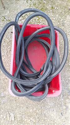 Audi A4 (B9) ajtó kédergumik