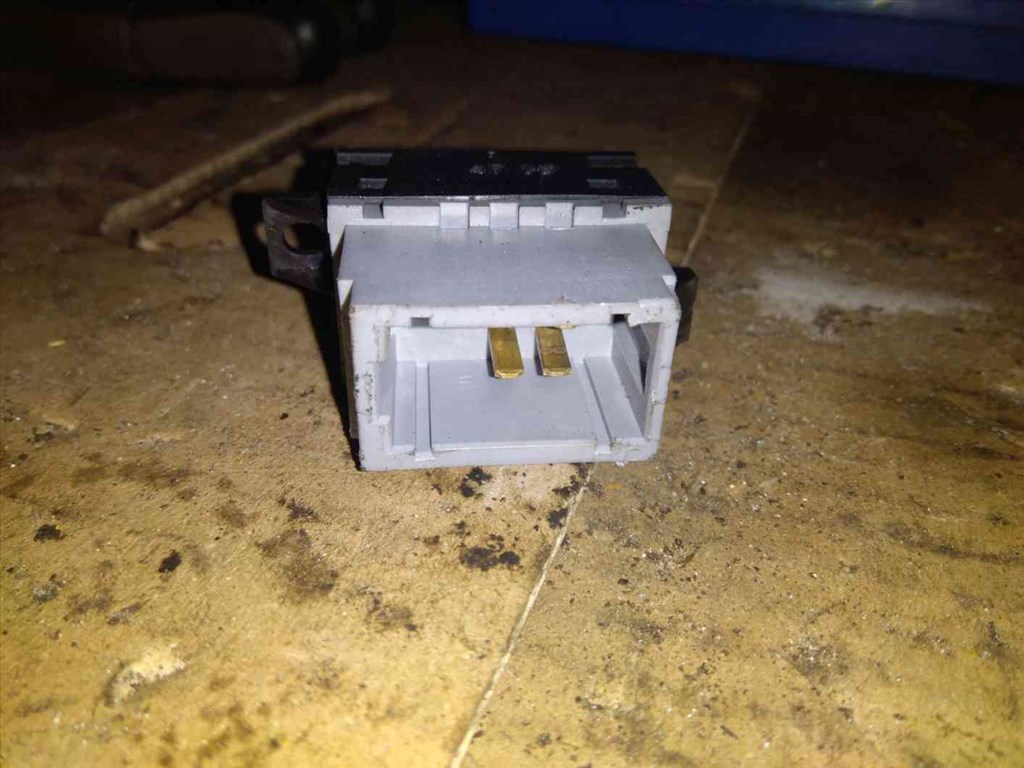 Renault Scenic Ablakemelõ Kapcsoló 7700433115 2. kép