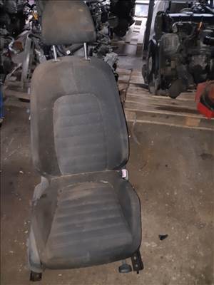 Volkswagen Passat B6 Jobb Első Ülés