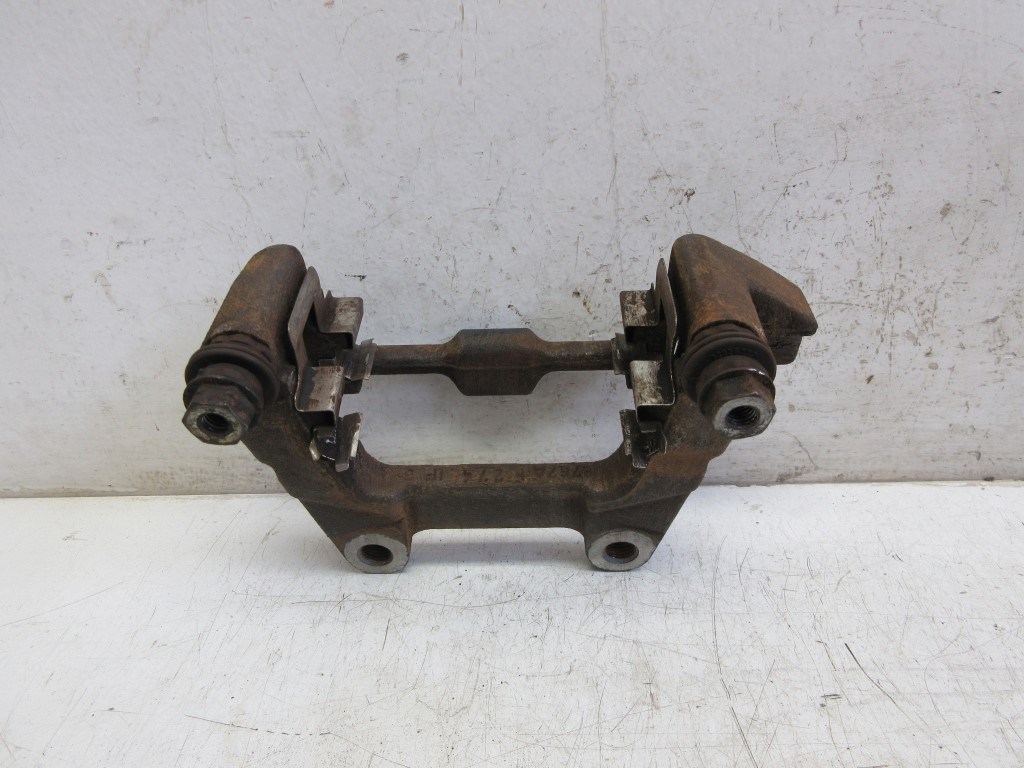 Audi A6 (C6 4f) bal hátsó féknyereg tartó 1. kép