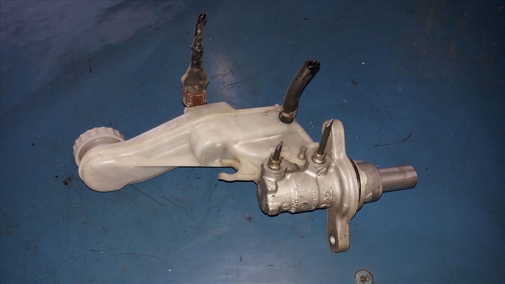 Suzuki SX4 Fõfék Munkahenger  Fékfolyadék Tartály 0 204 Y24 115 2. kép