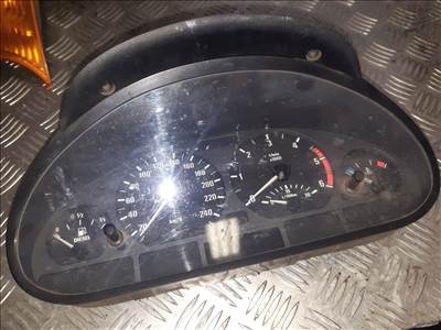BMW 320D E46 Óraegység / Kilométeróra 8 386 096