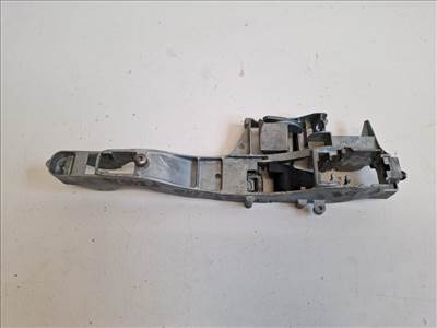 Peugeot 208 bal első kilincsfészek