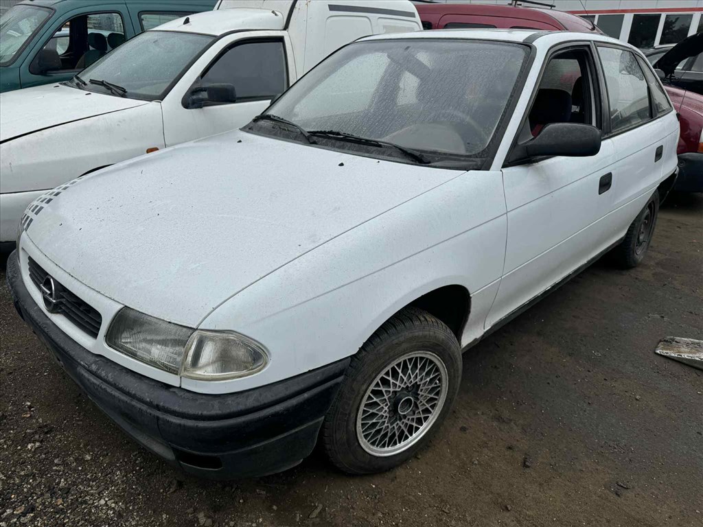 Opel Astra F 1.6 -X16SZR-  bontott alkatrészei 1. kép