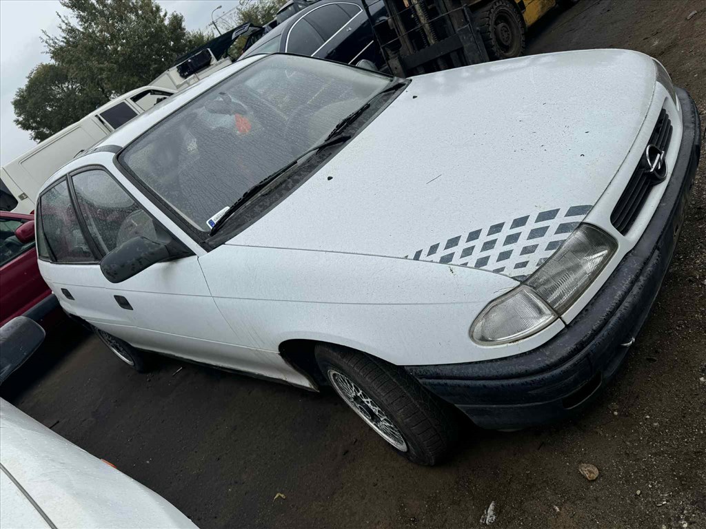 Opel Astra F 1.6 -X16SZR-  bontott alkatrészei 2. kép