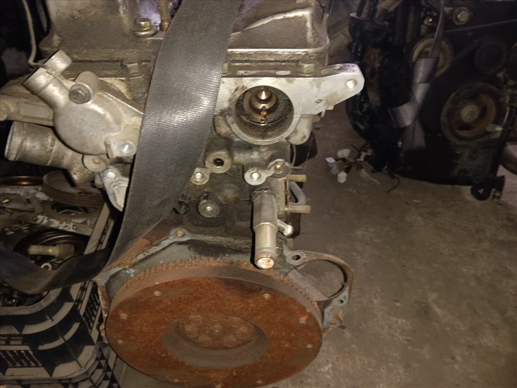 Mitsubishi Spacestar fűzött blokk hengerfejjel  4. kép