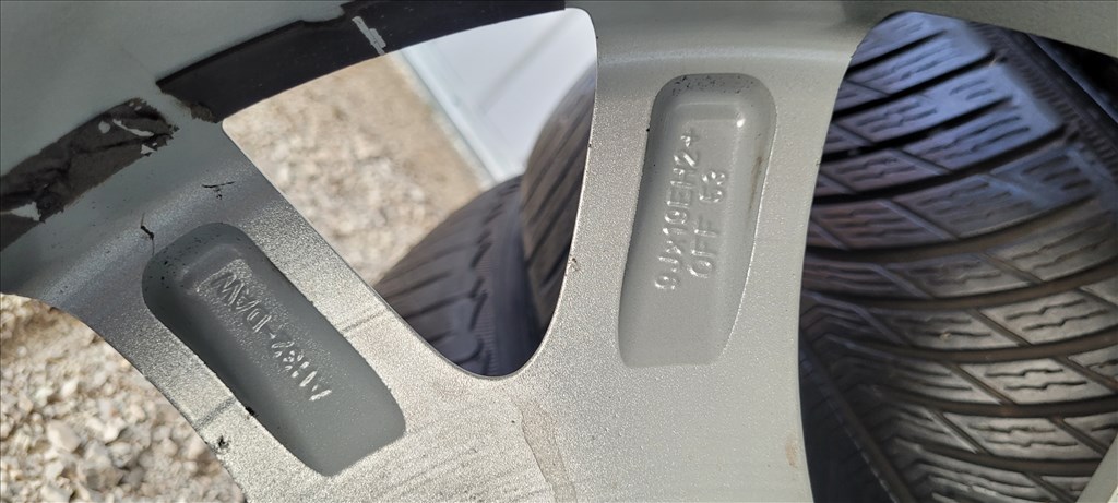  19" újszerű (gyári felni) alufelni, rajta 255/50 használt Michelin téli gumi gumi  8. kép