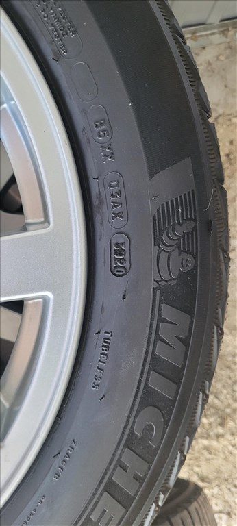  19" újszerű (gyári felni) alufelni, rajta 255/50 használt Michelin téli gumi gumi  10. kép