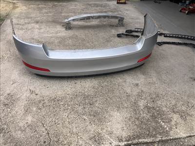 Skoda Octavia III Hátsó lökhárító részeivel 