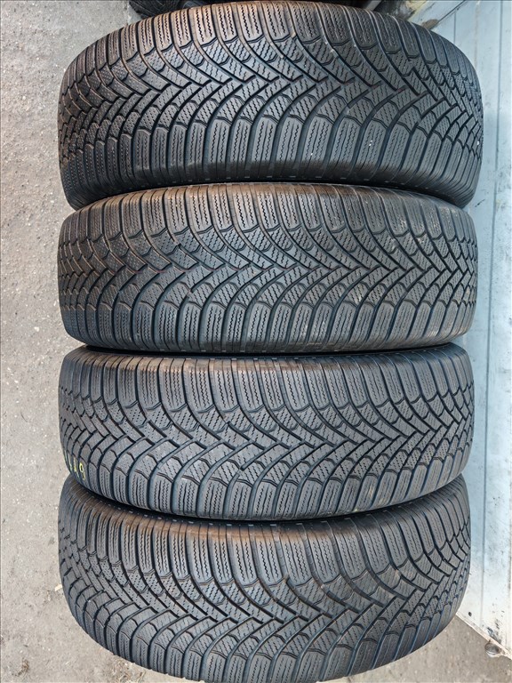  215/6517" újszerű Bridgestone téli gumi gumi 1. kép