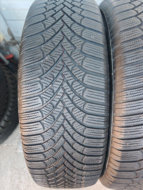  215/6517" újszerű Bridgestone téli gumi gumi 2. kép