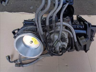 Audi 80 1.8B injektor 