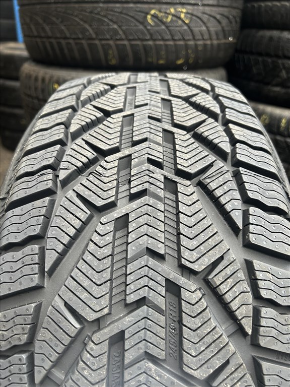 4db 245/45×18″ Sebring új téli gumiabroncs. (3751379) 2. kép