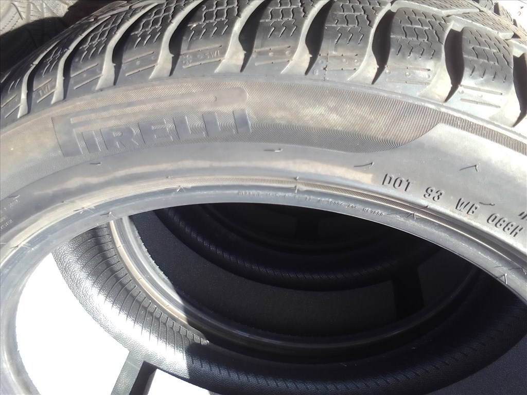  235/45R18 Pirelli Sottozero3 téli gumi garntúra 5. kép