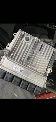 BMW 5-ös sorozat G30/G31 motorvezérlő G30 G31 530e  9894915