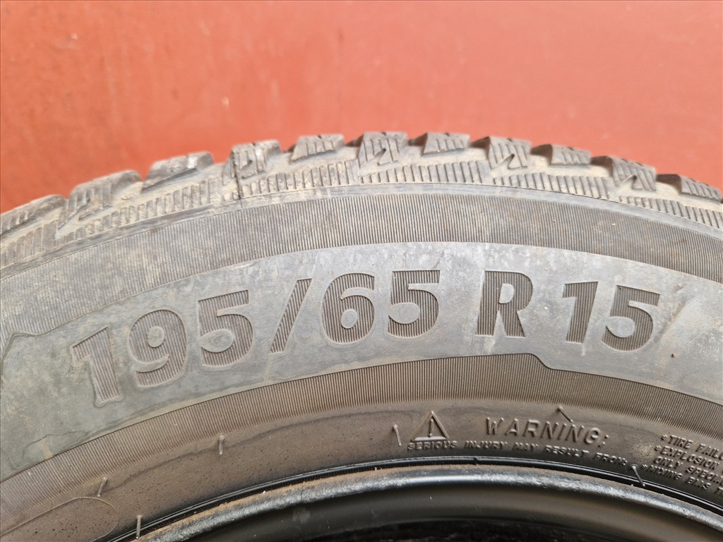  5x114.3 lyukosztású 15" használt lemezfelni, rajta 195/65 használt téli gumi gumi  7. kép