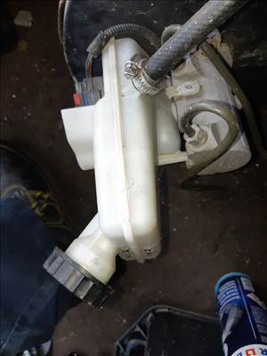 Ford Transit 00-06 Főfék Munkahenger  Fékfolyadék Tartály 221313