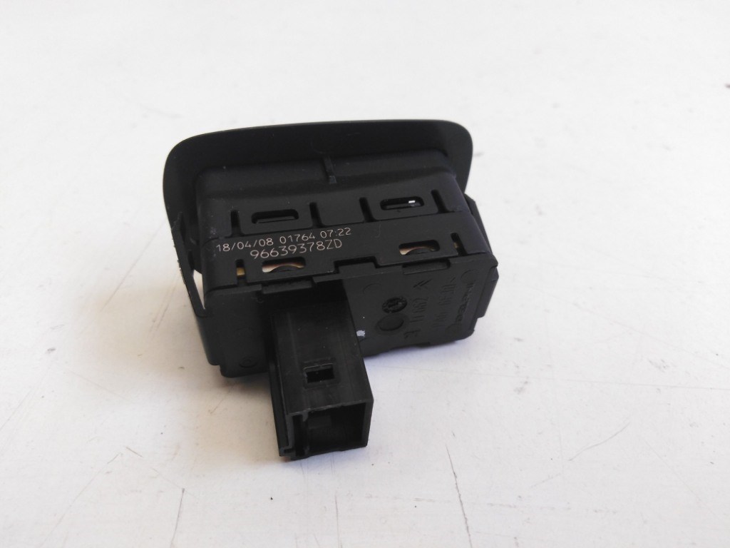 Citroen C4 grand picasso jobb hátsó ablakemelõ kapcsoló 96639378ZD 2. kép