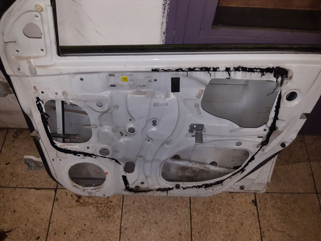 Suzuki Swift III 04-10 Jobb Elsõ Ajtó 8. kép