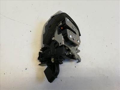 Nissan Leaf (ZE0) jobb első ajtózár F5712110