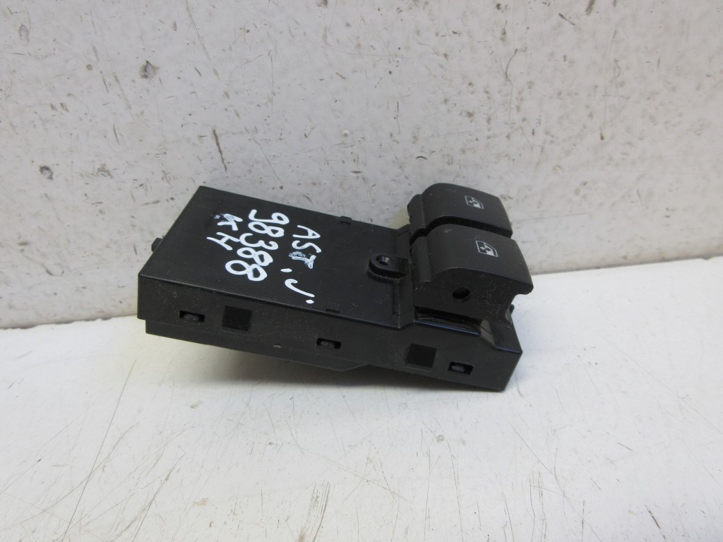 Opel Astra J bal elsõ ablakemelõ kapcsoló 13305978 1. kép