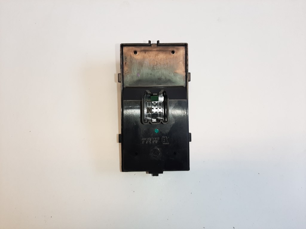 Opel Meriva bal elsõ ablakemelõ kapcsoló 13305978 2. kép