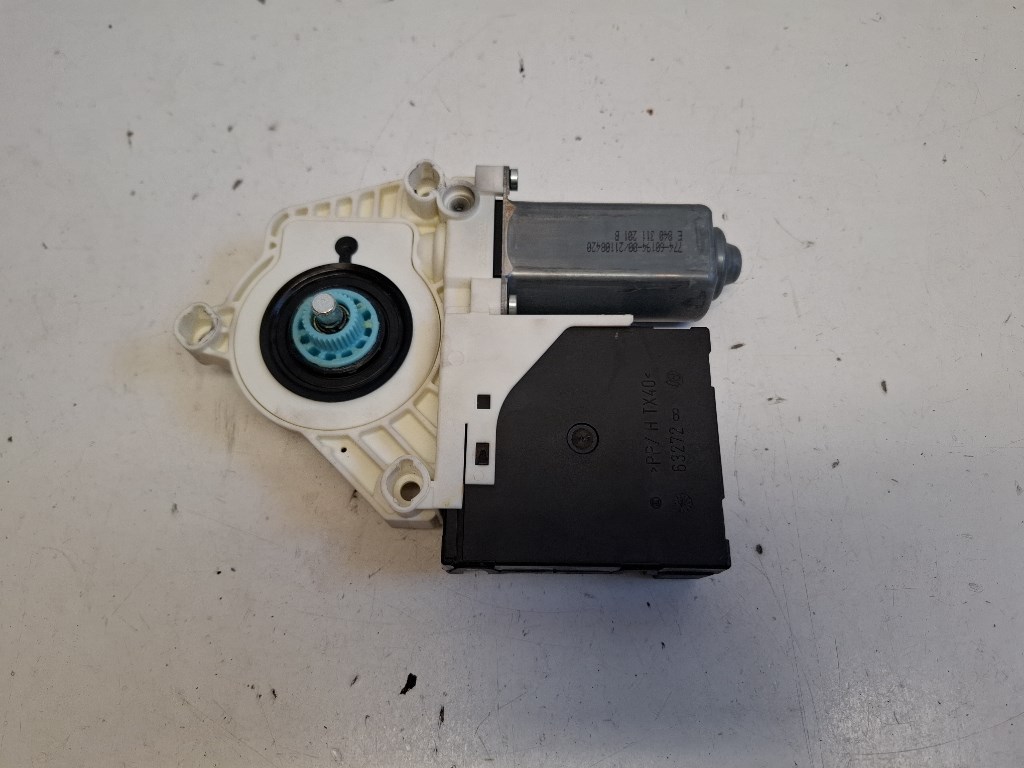 Volkswagen Scirocco bal elsõ ablakemelõ motor 1Q0959701F 2. kép