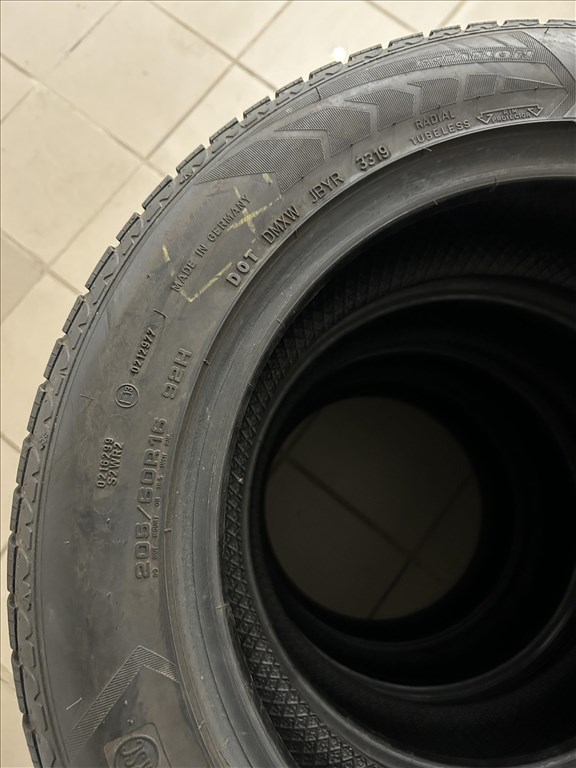 4db 205/60R16 Goodyear RFT téli gumi 205/60 R16 205 60 16 205/60/16 téligumi 4. kép